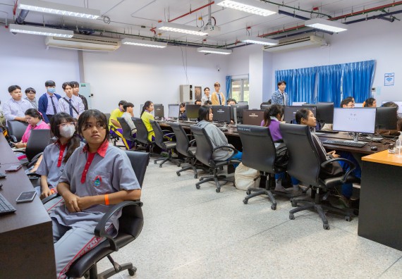 ภาพกิจกรรม  คณะวิทยาศาสตร์และเทคโนโลยี มหาวิทยาลัยราชภัฏกำแพงเพชร จัดกิจกรรมค่ายวิทยาศาสตร์สร้างสรรค์ ปั้นฝันเยาวชน ปีการศึกษา 2568