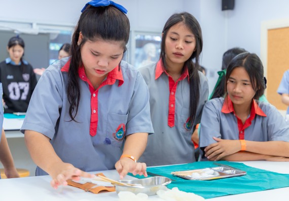 ภาพกิจกรรม  คณะวิทยาศาสตร์และเทคโนโลยี มหาวิทยาลัยราชภัฏกำแพงเพชร จัดกิจกรรมค่ายวิทยาศาสตร์สร้างสรรค์ ปั้นฝันเยาวชน ปีการศึกษา 2568