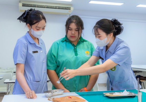 ภาพกิจกรรม  คณะวิทยาศาสตร์และเทคโนโลยี มหาวิทยาลัยราชภัฏกำแพงเพชร จัดกิจกรรมค่ายวิทยาศาสตร์สร้างสรรค์ ปั้นฝันเยาวชน ปีการศึกษา 2568