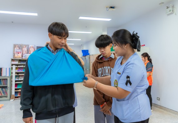 ภาพกิจกรรม  คณะวิทยาศาสตร์และเทคโนโลยี มหาวิทยาลัยราชภัฏกำแพงเพชร จัดกิจกรรมค่ายวิทยาศาสตร์สร้างสรรค์ ปั้นฝันเยาวชน ปีการศึกษา 2568