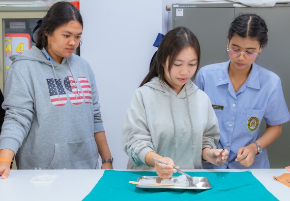 ภาพกิจกรรม  คณะวิทยาศาสตร์และเทคโนโลยี มหาวิทยาลัยราชภัฏกำแพงเพชร จัดกิจกรรมค่ายวิทยาศาสตร์สร้างสรรค์ ปั้นฝันเยาวชน ปีการศึกษา 2568