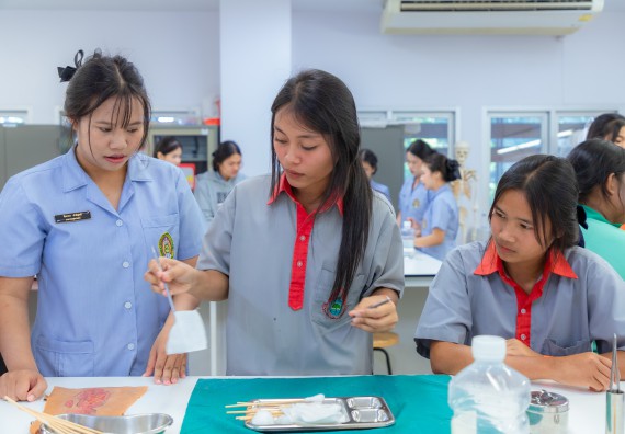 ภาพกิจกรรม  คณะวิทยาศาสตร์และเทคโนโลยี มหาวิทยาลัยราชภัฏกำแพงเพชร จัดกิจกรรมค่ายวิทยาศาสตร์สร้างสรรค์ ปั้นฝันเยาวชน ปีการศึกษา 2568