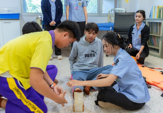 ภาพกิจกรรม  คณะวิทยาศาสตร์และเทคโนโลยี มหาวิทยาลัยราชภัฏกำแพงเพชร จัดกิจกรรมค่ายวิทยาศาสตร์สร้างสรรค์ ปั้นฝันเยาวชน ปีการศึกษา 2568