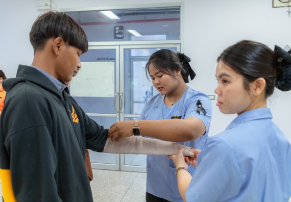 ภาพกิจกรรม  คณะวิทยาศาสตร์และเทคโนโลยี มหาวิทยาลัยราชภัฏกำแพงเพชร จัดกิจกรรมค่ายวิทยาศาสตร์สร้างสรรค์ ปั้นฝันเยาวชน ปีการศึกษา 2568