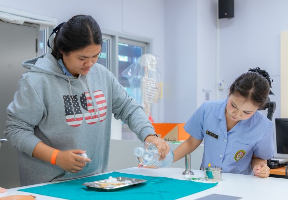 ภาพกิจกรรม  คณะวิทยาศาสตร์และเทคโนโลยี มหาวิทยาลัยราชภัฏกำแพงเพชร จัดกิจกรรมค่ายวิทยาศาสตร์สร้างสรรค์ ปั้นฝันเยาวชน ปีการศึกษา 2568