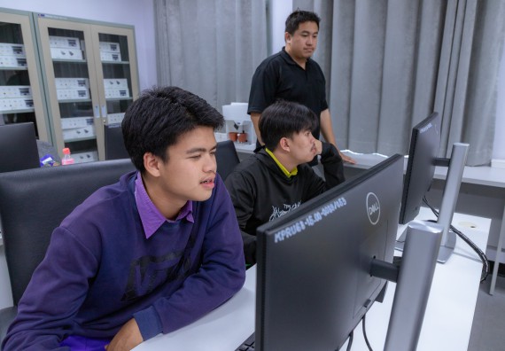 ภาพกิจกรรม  คณะวิทยาศาสตร์และเทคโนโลยี มหาวิทยาลัยราชภัฏกำแพงเพชร จัดกิจกรรมค่ายวิทยาศาสตร์สร้างสรรค์ ปั้นฝันเยาวชน ปีการศึกษา 2568