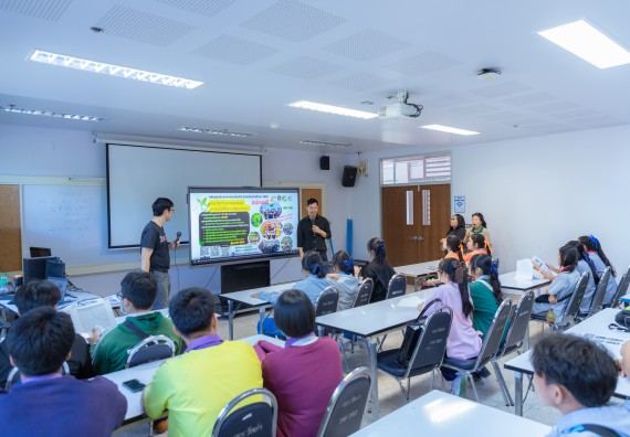 ภาพกิจกรรม  คณะวิทยาศาสตร์และเทคโนโลยี มหาวิทยาลัยราชภัฏกำแพงเพชร จัดกิจกรรมค่ายวิทยาศาสตร์สร้างสรรค์ ปั้นฝันเยาวชน ปีการศึกษา 2568