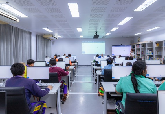 ภาพกิจกรรม  คณะวิทยาศาสตร์และเทคโนโลยี มหาวิทยาลัยราชภัฏกำแพงเพชร จัดกิจกรรมค่ายวิทยาศาสตร์สร้างสรรค์ ปั้นฝันเยาวชน ปีการศึกษา 2568