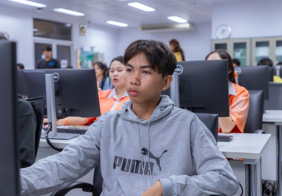 ภาพกิจกรรม  คณะวิทยาศาสตร์และเทคโนโลยี มหาวิทยาลัยราชภัฏกำแพงเพชร จัดกิจกรรมค่ายวิทยาศาสตร์สร้างสรรค์ ปั้นฝันเยาวชน ปีการศึกษา 2568