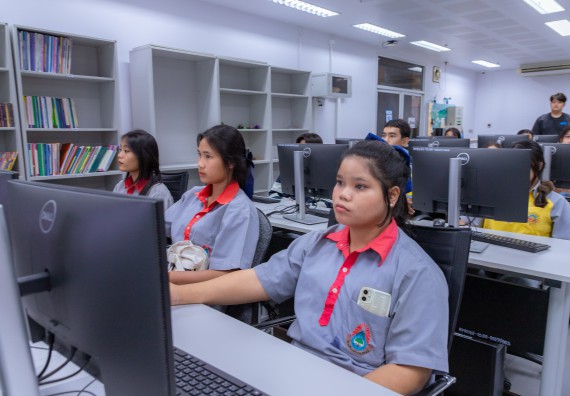 ภาพกิจกรรม  คณะวิทยาศาสตร์และเทคโนโลยี มหาวิทยาลัยราชภัฏกำแพงเพชร จัดกิจกรรมค่ายวิทยาศาสตร์สร้างสรรค์ ปั้นฝันเยาวชน ปีการศึกษา 2568