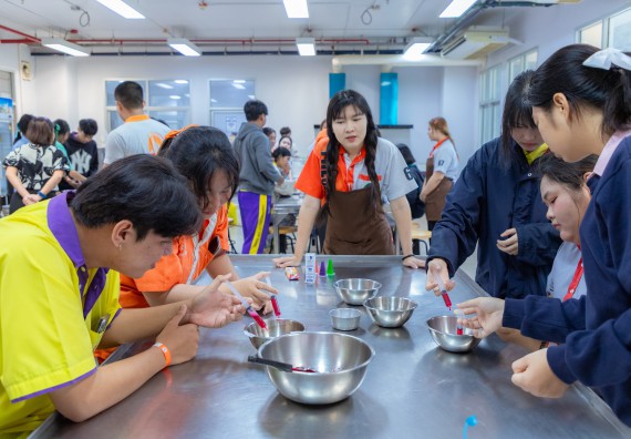 ภาพกิจกรรม  คณะวิทยาศาสตร์และเทคโนโลยี มหาวิทยาลัยราชภัฏกำแพงเพชร จัดกิจกรรมค่ายวิทยาศาสตร์สร้างสรรค์ ปั้นฝันเยาวชน ปีการศึกษา 2568