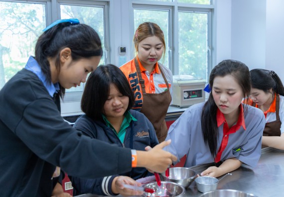 ภาพกิจกรรม  คณะวิทยาศาสตร์และเทคโนโลยี มหาวิทยาลัยราชภัฏกำแพงเพชร จัดกิจกรรมค่ายวิทยาศาสตร์สร้างสรรค์ ปั้นฝันเยาวชน ปีการศึกษา 2568