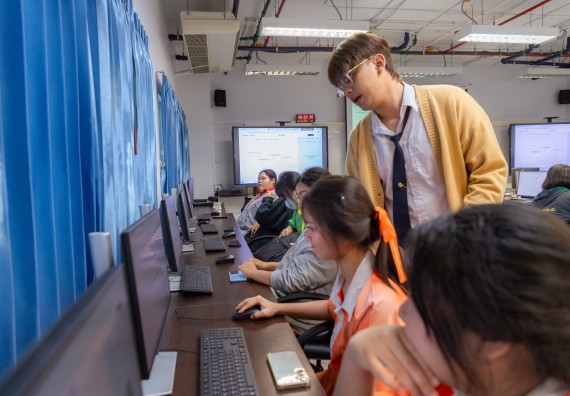 ภาพกิจกรรม  คณะวิทยาศาสตร์และเทคโนโลยี มหาวิทยาลัยราชภัฏกำแพงเพชร จัดกิจกรรมค่ายวิทยาศาสตร์สร้างสรรค์ ปั้นฝันเยาวชน ปีการศึกษา 2568