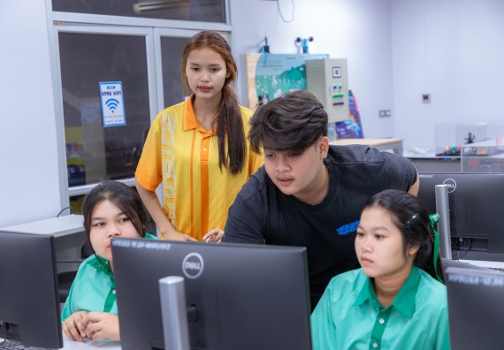 ภาพกิจกรรม  คณะวิทยาศาสตร์และเทคโนโลยี มหาวิทยาลัยราชภัฏกำแพงเพชร จัดกิจกรรมค่ายวิทยาศาสตร์สร้างสรรค์ ปั้นฝันเยาวชน ปีการศึกษา 2568