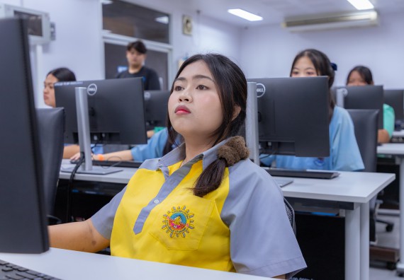 ภาพกิจกรรม  คณะวิทยาศาสตร์และเทคโนโลยี มหาวิทยาลัยราชภัฏกำแพงเพชร จัดกิจกรรมค่ายวิทยาศาสตร์สร้างสรรค์ ปั้นฝันเยาวชน ปีการศึกษา 2568