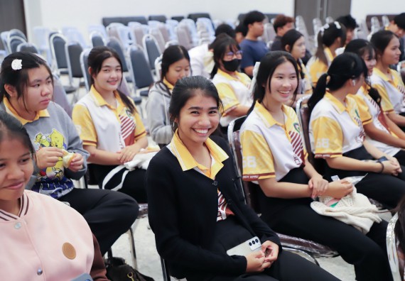 ภาพกิจกรรม  คณะวิทยาศาสตร์และเทคโนโลยี มหาวิทยาลัยราชภัฏกำแพงเพชร จัดกิจกรรมอบรมเชิงปฏิบัติการหลักสูตรการเอาตัวรอดจากภัยพิบัติและการปฐมพยาบาลเบื้องต้น