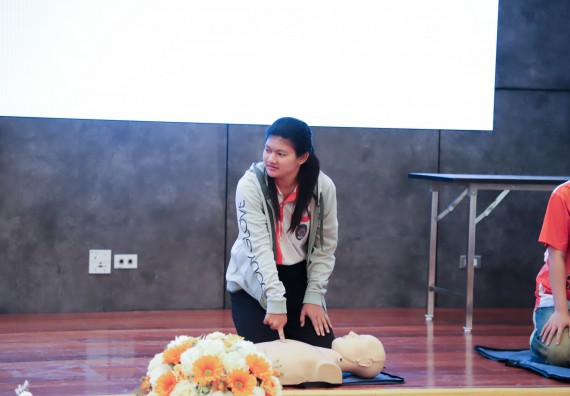 ภาพกิจกรรม  คณะวิทยาศาสตร์และเทคโนโลยี มหาวิทยาลัยราชภัฏกำแพงเพชร จัดกิจกรรมอบรมเชิงปฏิบัติการหลักสูตรการเอาตัวรอดจากภัยพิบัติและการปฐมพยาบาลเบื้องต้น