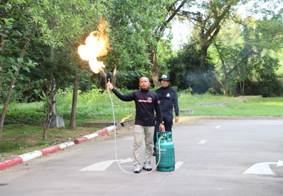 ภาพกิจกรรม  คณะวิทยาศาสตร์และเทคโนโลยี มหาวิทยาลัยราชภัฏกำแพงเพชร จัดกิจกรรมอบรมเชิงปฏิบัติการหลักสูตรการเอาตัวรอดจากภัยพิบัติและการปฐมพยาบาลเบื้องต้น
