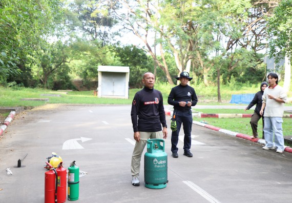 ภาพกิจกรรม  คณะวิทยาศาสตร์และเทคโนโลยี มหาวิทยาลัยราชภัฏกำแพงเพชร จัดกิจกรรมอบรมเชิงปฏิบัติการหลักสูตรการเอาตัวรอดจากภัยพิบัติและการปฐมพยาบาลเบื้องต้น