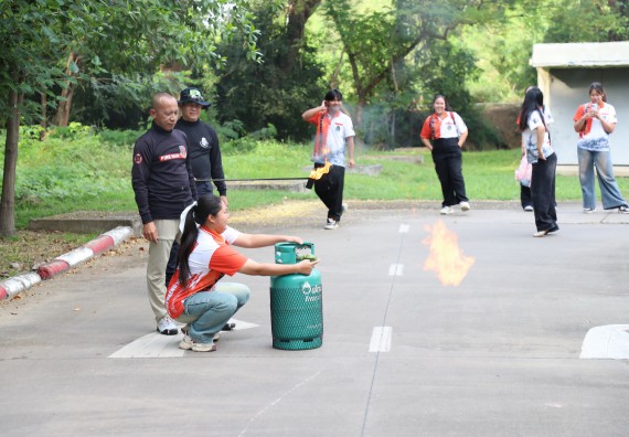 ภาพกิจกรรม  คณะวิทยาศาสตร์และเทคโนโลยี มหาวิทยาลัยราชภัฏกำแพงเพชร จัดกิจกรรมอบรมเชิงปฏิบัติการหลักสูตรการเอาตัวรอดจากภัยพิบัติและการปฐมพยาบาลเบื้องต้น