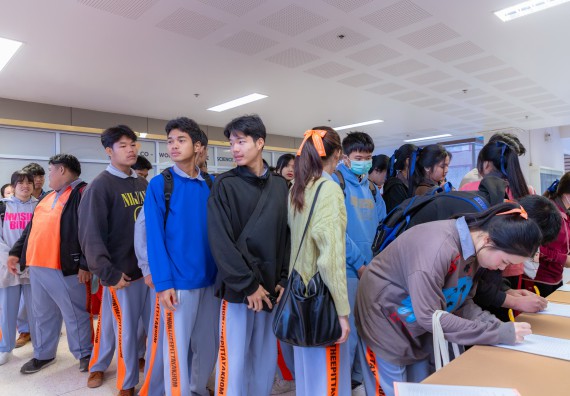 ภาพกิจกรรม  คณะวิทยาศาสตร์และเทคโนโลยี มหาวิทยาลัยราชภัฏกำแพงเพชร จัดกิจกรรมค่ายวิทยาศาสตร์สร้างสรรค์ ปั้นฝันเยาวชน ปีการศึกษา 2568