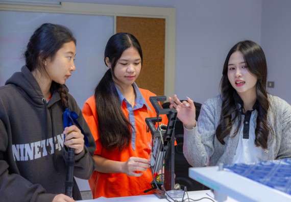 ภาพกิจกรรม  คณะวิทยาศาสตร์และเทคโนโลยี มหาวิทยาลัยราชภัฏกำแพงเพชร จัดกิจกรรมค่ายวิทยาศาสตร์สร้างสรรค์ ปั้นฝันเยาวชน ปีการศึกษา 2568