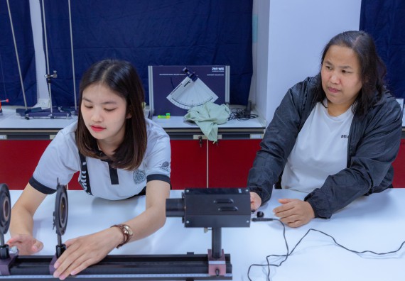 ภาพกิจกรรม  คณะวิทยาศาสตร์และเทคโนโลยี มหาวิทยาลัยราชภัฏกำแพงเพชร จัดกิจกรรมค่ายวิทยาศาสตร์สร้างสรรค์ ปั้นฝันเยาวชน ปีการศึกษา 2568