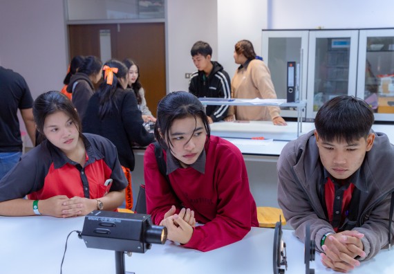 ภาพกิจกรรม  คณะวิทยาศาสตร์และเทคโนโลยี มหาวิทยาลัยราชภัฏกำแพงเพชร จัดกิจกรรมค่ายวิทยาศาสตร์สร้างสรรค์ ปั้นฝันเยาวชน ปีการศึกษา 2568