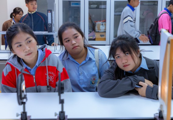 ภาพกิจกรรม  คณะวิทยาศาสตร์และเทคโนโลยี มหาวิทยาลัยราชภัฏกำแพงเพชร จัดกิจกรรมค่ายวิทยาศาสตร์สร้างสรรค์ ปั้นฝันเยาวชน ปีการศึกษา 2568