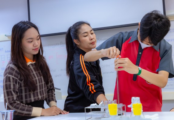 ภาพกิจกรรม  คณะวิทยาศาสตร์และเทคโนโลยี มหาวิทยาลัยราชภัฏกำแพงเพชร จัดกิจกรรมค่ายวิทยาศาสตร์สร้างสรรค์ ปั้นฝันเยาวชน ปีการศึกษา 2568