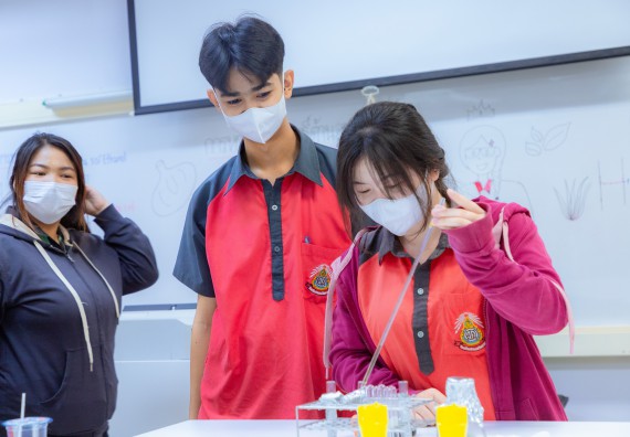 ภาพกิจกรรม  คณะวิทยาศาสตร์และเทคโนโลยี มหาวิทยาลัยราชภัฏกำแพงเพชร จัดกิจกรรมค่ายวิทยาศาสตร์สร้างสรรค์ ปั้นฝันเยาวชน ปีการศึกษา 2568