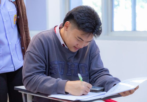 ภาพกิจกรรม  คณะวิทยาศาสตร์และเทคโนโลยี มหาวิทยาลัยราชภัฏกำแพงเพชร จัดกิจกรรมค่ายวิทยาศาสตร์สร้างสรรค์ ปั้นฝันเยาวชน ปีการศึกษา 2568