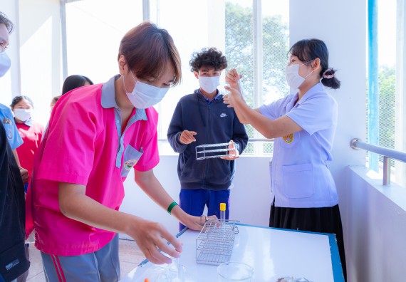 ภาพกิจกรรม  คณะวิทยาศาสตร์และเทคโนโลยี มหาวิทยาลัยราชภัฏกำแพงเพชร จัดกิจกรรมค่ายวิทยาศาสตร์สร้างสรรค์ ปั้นฝันเยาวชน ปีการศึกษา 2568