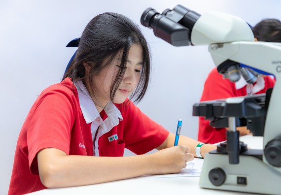 ภาพกิจกรรม  คณะวิทยาศาสตร์และเทคโนโลยี มหาวิทยาลัยราชภัฏกำแพงเพชร จัดกิจกรรมค่ายวิทยาศาสตร์สร้างสรรค์ ปั้นฝันเยาวชน ปีการศึกษา 2568