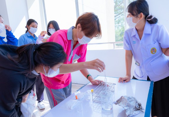 ภาพกิจกรรม  คณะวิทยาศาสตร์และเทคโนโลยี มหาวิทยาลัยราชภัฏกำแพงเพชร จัดกิจกรรมค่ายวิทยาศาสตร์สร้างสรรค์ ปั้นฝันเยาวชน ปีการศึกษา 2568