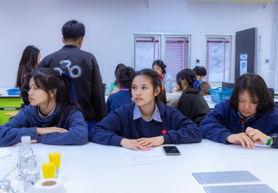 ภาพกิจกรรม  คณะวิทยาศาสตร์และเทคโนโลยี มหาวิทยาลัยราชภัฏกำแพงเพชร จัดกิจกรรมค่ายวิทยาศาสตร์สร้างสรรค์ ปั้นฝันเยาวชน ปีการศึกษา 2568