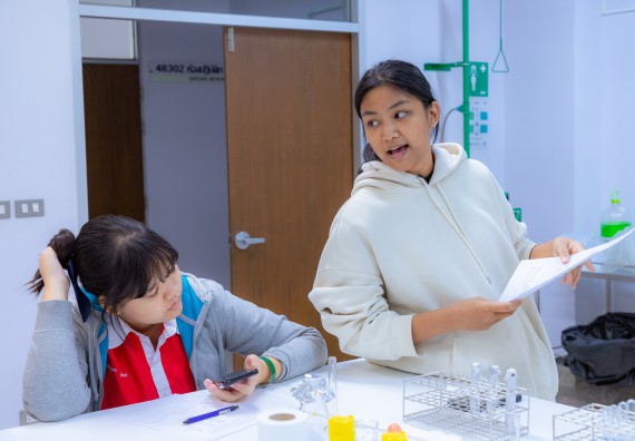 ภาพกิจกรรม  คณะวิทยาศาสตร์และเทคโนโลยี มหาวิทยาลัยราชภัฏกำแพงเพชร จัดกิจกรรมค่ายวิทยาศาสตร์สร้างสรรค์ ปั้นฝันเยาวชน ปีการศึกษา 2568