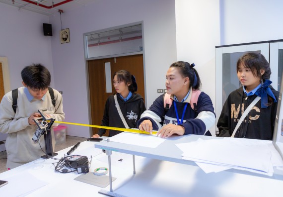 ภาพกิจกรรม  คณะวิทยาศาสตร์และเทคโนโลยี มหาวิทยาลัยราชภัฏกำแพงเพชร จัดกิจกรรมค่ายวิทยาศาสตร์สร้างสรรค์ ปั้นฝันเยาวชน ปีการศึกษา 2568