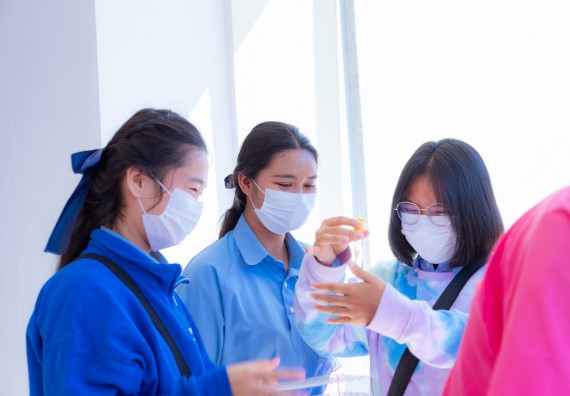 ภาพกิจกรรม  คณะวิทยาศาสตร์และเทคโนโลยี มหาวิทยาลัยราชภัฏกำแพงเพชร จัดกิจกรรมค่ายวิทยาศาสตร์สร้างสรรค์ ปั้นฝันเยาวชน ปีการศึกษา 2568