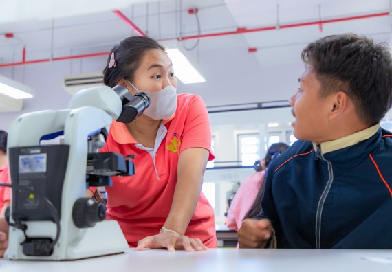 ภาพกิจกรรม  คณะวิทยาศาสตร์และเทคโนโลยี มหาวิทยาลัยราชภัฏกำแพงเพชร จัดกิจกรรมค่ายวิทยาศาสตร์สร้างสรรค์ ปั้นฝันเยาวชน ปีการศึกษา 2568