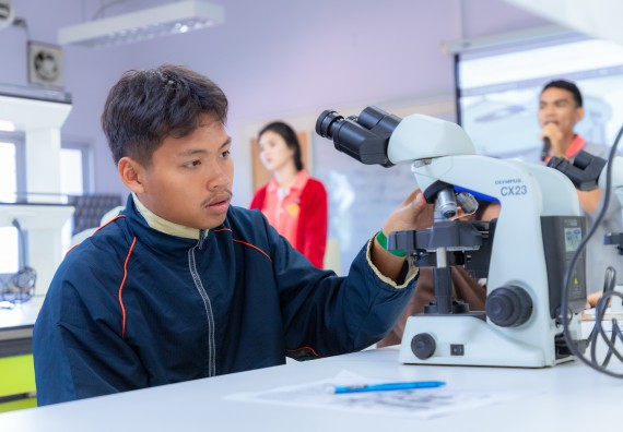 ภาพกิจกรรม  คณะวิทยาศาสตร์และเทคโนโลยี มหาวิทยาลัยราชภัฏกำแพงเพชร จัดกิจกรรมค่ายวิทยาศาสตร์สร้างสรรค์ ปั้นฝันเยาวชน ปีการศึกษา 2568