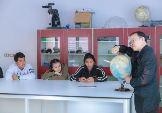 ภาพกิจกรรม  คณะวิทยาศาสตร์และเทคโนโลยี มหาวิทยาลัยราชภัฏกำแพงเพชร จัดกิจกรรมค่ายวิทยาศาสตร์สร้างสรรค์ ปั้นฝันเยาวชน ปีการศึกษา 2568