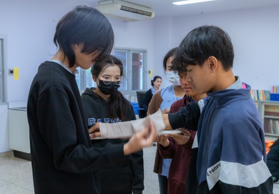 ภาพกิจกรรม  คณะวิทยาศาสตร์และเทคโนโลยี มหาวิทยาลัยราชภัฏกำแพงเพชร จัดกิจกรรมค่ายวิทยาศาสตร์สร้างสรรค์ ปั้นฝันเยาวชน ปีการศึกษา 2568