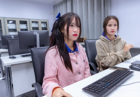 ภาพกิจกรรม  คณะวิทยาศาสตร์และเทคโนโลยี มหาวิทยาลัยราชภัฏกำแพงเพชร จัดกิจกรรมค่ายวิทยาศาสตร์สร้างสรรค์ ปั้นฝันเยาวชน ปีการศึกษา 2568