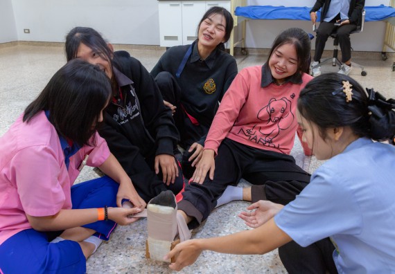 ภาพกิจกรรม  คณะวิทยาศาสตร์และเทคโนโลยี มหาวิทยาลัยราชภัฏกำแพงเพชร จัดกิจกรรมค่ายวิทยาศาสตร์สร้างสรรค์ ปั้นฝันเยาวชน ปีการศึกษา 2568