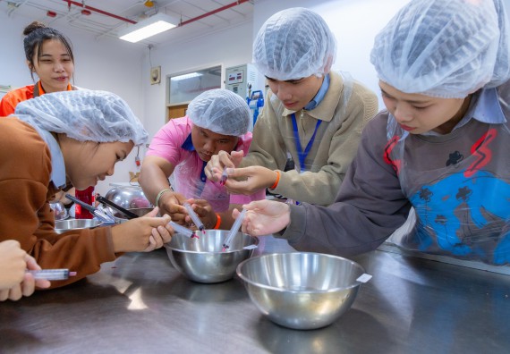 ภาพกิจกรรม  คณะวิทยาศาสตร์และเทคโนโลยี มหาวิทยาลัยราชภัฏกำแพงเพชร จัดกิจกรรมค่ายวิทยาศาสตร์สร้างสรรค์ ปั้นฝันเยาวชน ปีการศึกษา 2568