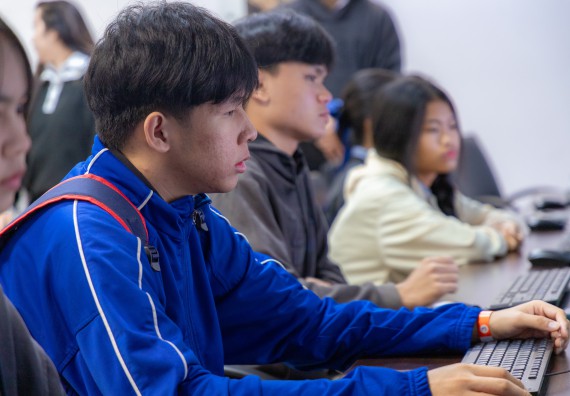 ภาพกิจกรรม  คณะวิทยาศาสตร์และเทคโนโลยี มหาวิทยาลัยราชภัฏกำแพงเพชร จัดกิจกรรมค่ายวิทยาศาสตร์สร้างสรรค์ ปั้นฝันเยาวชน ปีการศึกษา 2568