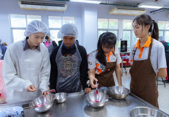 ภาพกิจกรรม  คณะวิทยาศาสตร์และเทคโนโลยี มหาวิทยาลัยราชภัฏกำแพงเพชร จัดกิจกรรมค่ายวิทยาศาสตร์สร้างสรรค์ ปั้นฝันเยาวชน ปีการศึกษา 2568