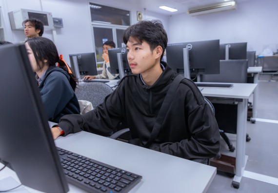 ภาพกิจกรรม  คณะวิทยาศาสตร์และเทคโนโลยี มหาวิทยาลัยราชภัฏกำแพงเพชร จัดกิจกรรมค่ายวิทยาศาสตร์สร้างสรรค์ ปั้นฝันเยาวชน ปีการศึกษา 2568