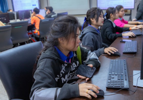 ภาพกิจกรรม  คณะวิทยาศาสตร์และเทคโนโลยี มหาวิทยาลัยราชภัฏกำแพงเพชร จัดกิจกรรมค่ายวิทยาศาสตร์สร้างสรรค์ ปั้นฝันเยาวชน ปีการศึกษา 2568